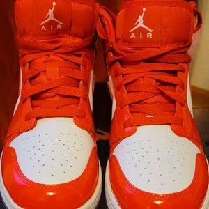 Air Jordan 1 Mid SE
